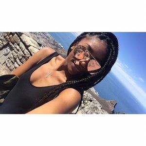 Meet your Posher, Olivia